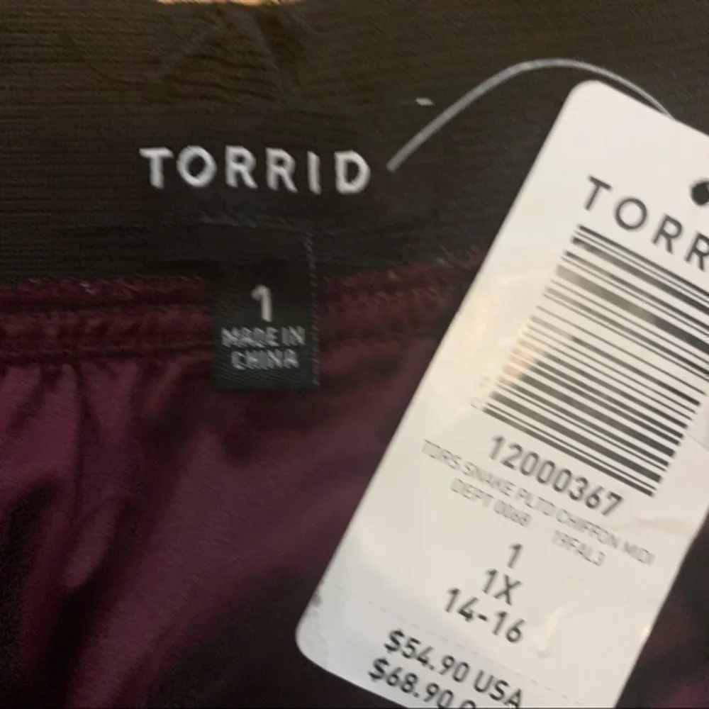 NWT Torrid size 1 snakeskin print midi skirt